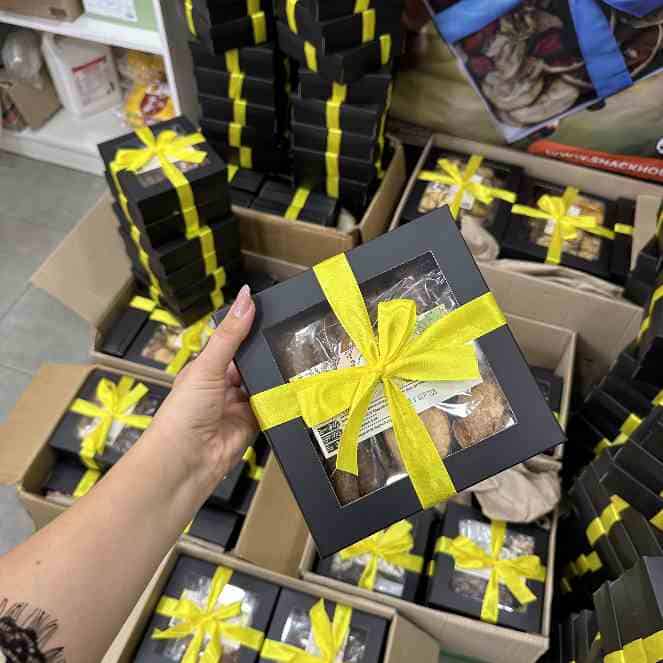 Виконане замовлення на корпоративні подарункові бокси від snackhouse