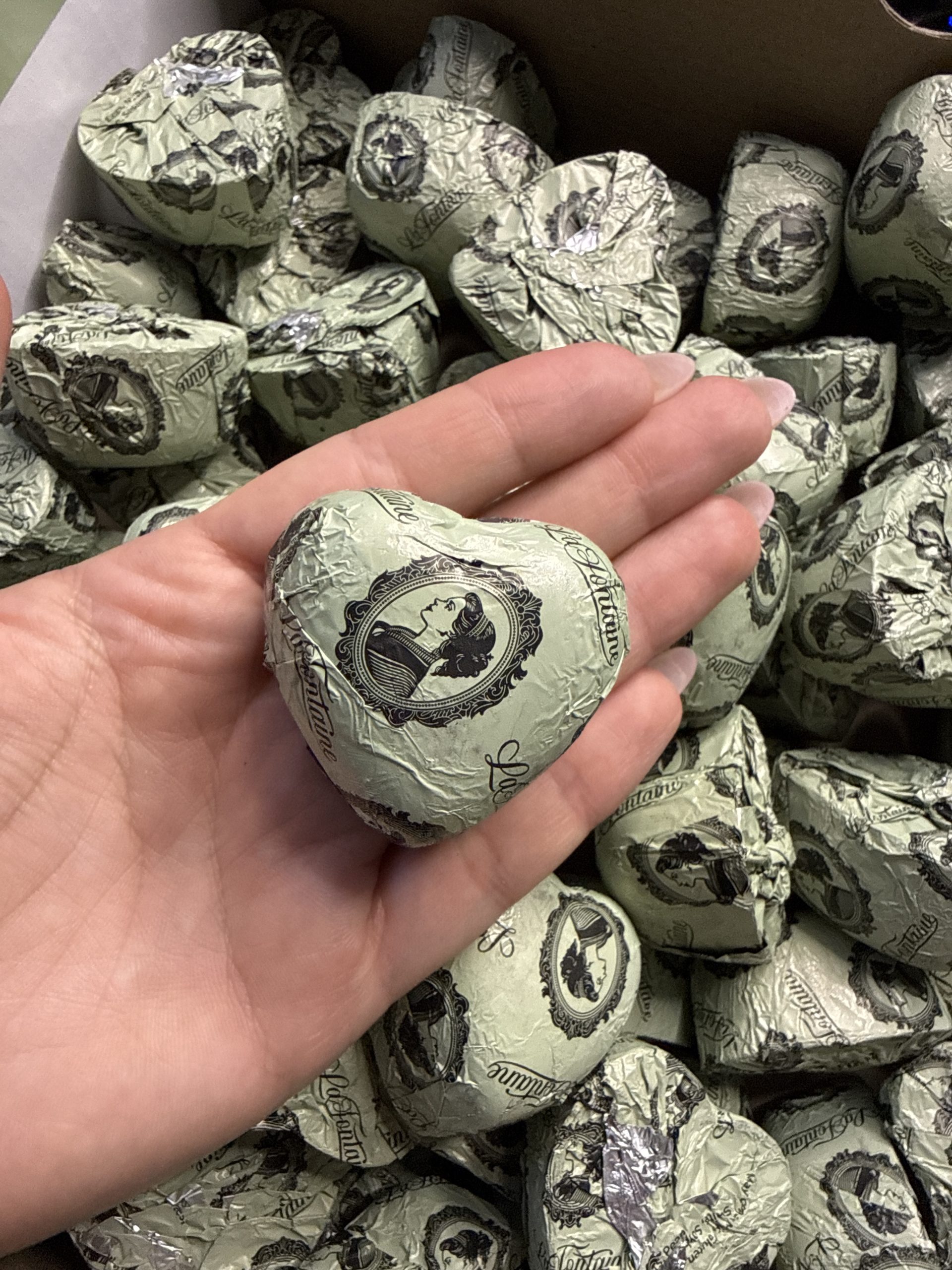 Грецька цукерка із фісташковою начинкою та тістом катаіфі у формі серця